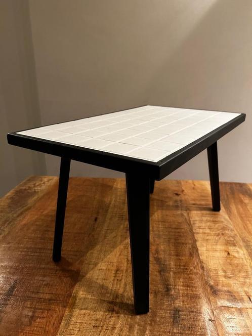 vintage Bijzettafel volledig gerestaureerd coffee side table, Antiek en Kunst, Antiek | Meubels | Tafels, Ophalen of Verzenden