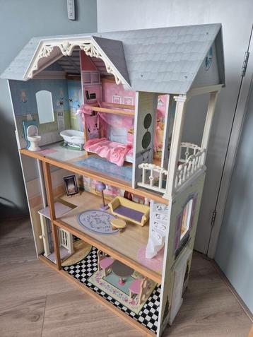 Barbie Poppenhuis - Compleet en Leuk beschikbaar voor biedingen