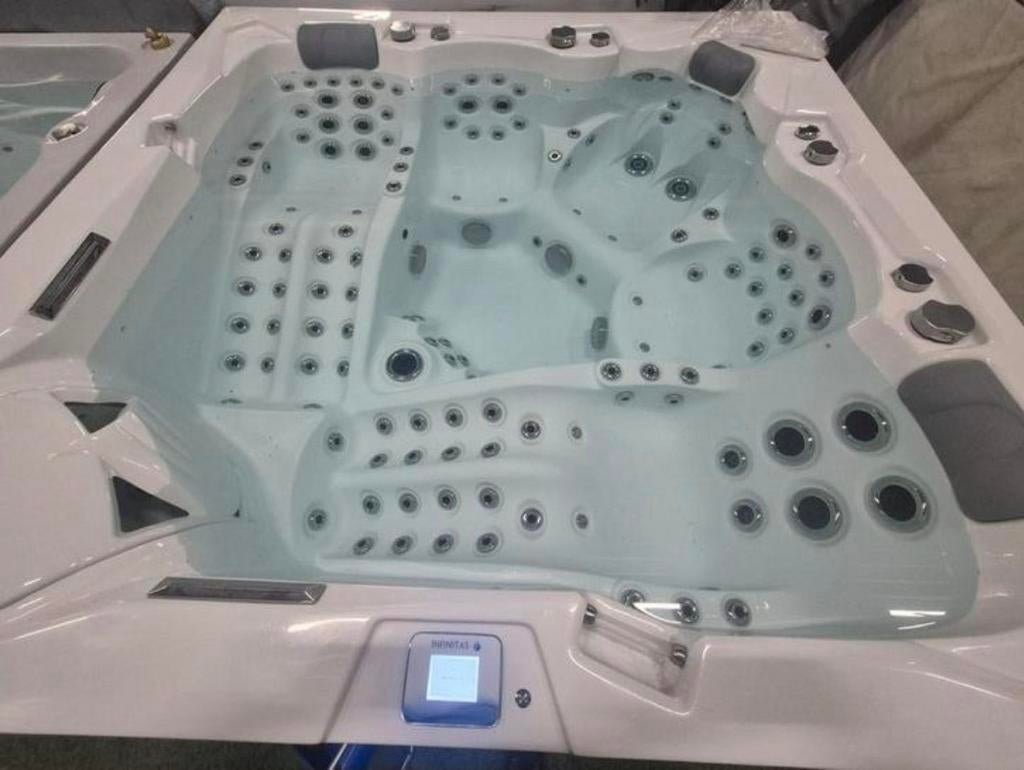 MOOIE INFINITAS DESIGNER SPA ‼️ BESTE MASSAGE NEK EN RUG, Ophalen of Verzenden, Filter