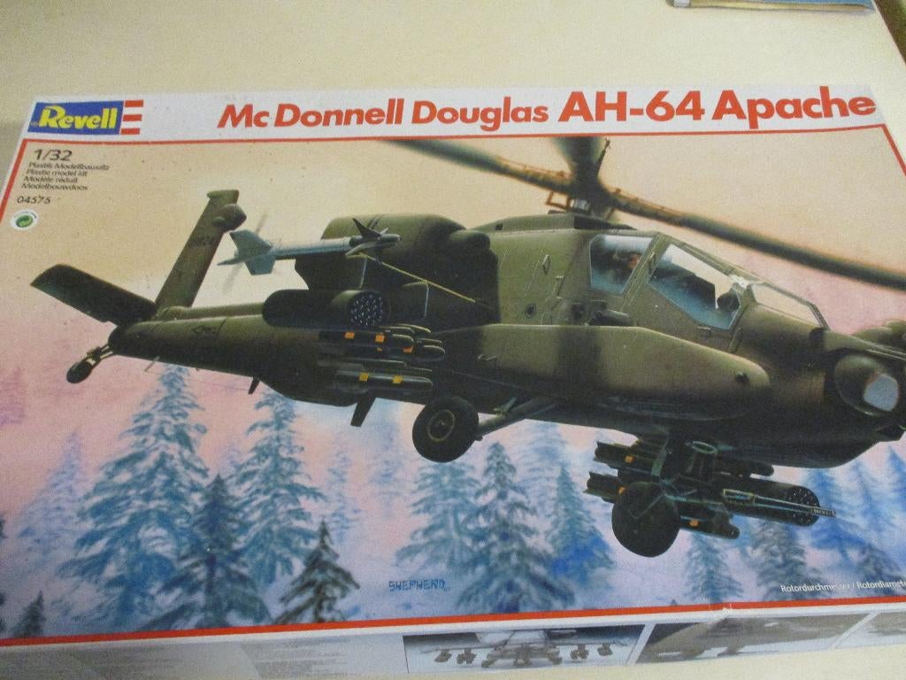 Revell Mc Donnell douglas AH-64 apache, Hobby en Vrije tijd, Ophalen of Verzenden, Zo goed als nieuw, Groter dan 1:72, Revell