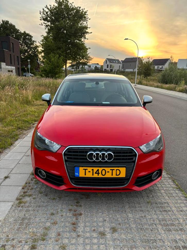 Audi A1 1.4 Tfsi 90KW Sportback 2013 Rood| Car Play, Auto's, Audi, Particulier, A1, 4x4, ABS, Adaptive Cruise Control, Airbags