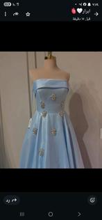 Babyblauwe galajurk met strass, Kleding | Dames, Jurken, Maat 38/40 (M), Blauw, Ophalen of Verzenden, Zo goed als nieuw