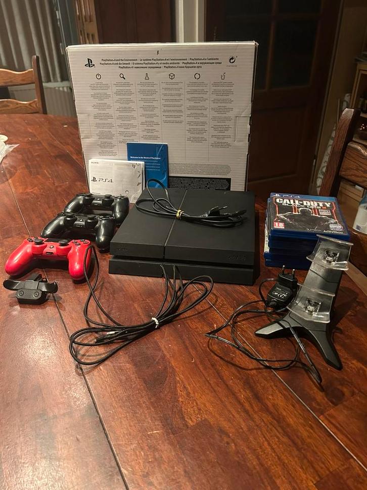 Complete Playstation 4 set + 6 games & accessoires, Spelcomputers en Games, Spelcomputers | Sony PlayStation 4, Zo goed als nieuw