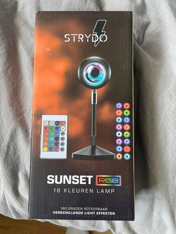 16 kleuren sunset lamp beschikbaar voor biedingen