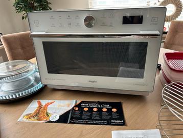 Whirlpool Combimagnetron met Crispfunctie incl accessoires. beschikbaar voor biedingen