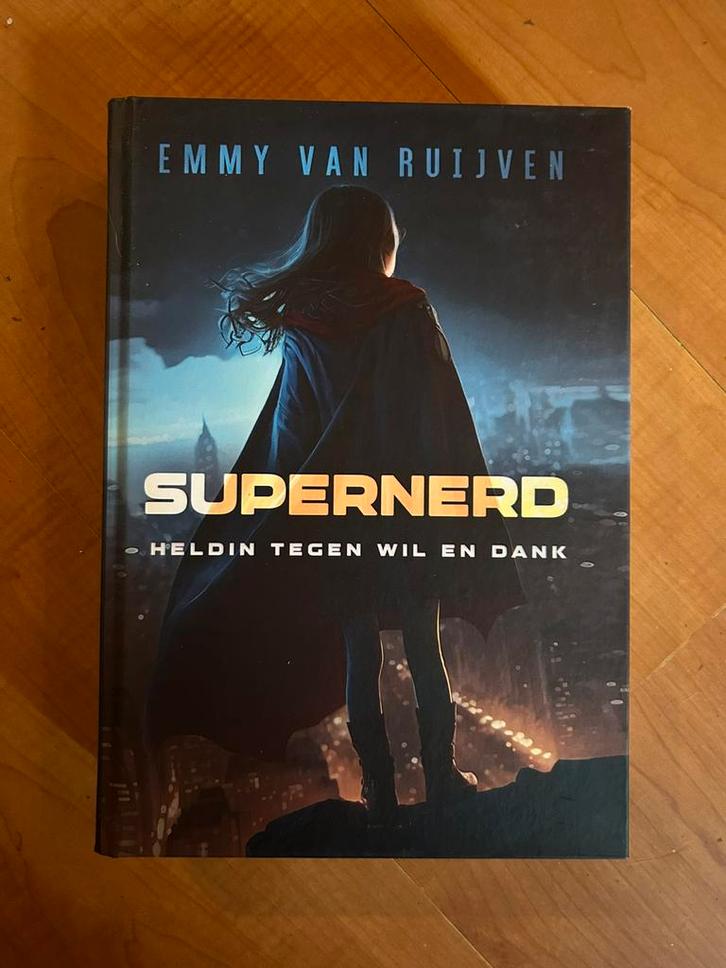 Supernerd: Heldin tegen wil en dank, Boeken, Kinderboeken | Jeugd | 13 jaar en ouder, Gelezen, Fictie, Ophalen of Verzenden