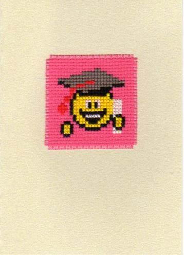 kaart met geborduurd diploma emoji (1497) beschikbaar voor biedingen