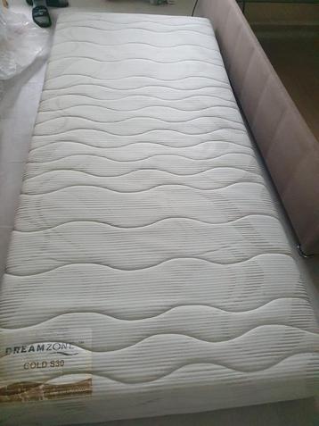 Matras: Dreamzone Gold S30 - Zo goed als nieuw! beschikbaar voor biedingen
