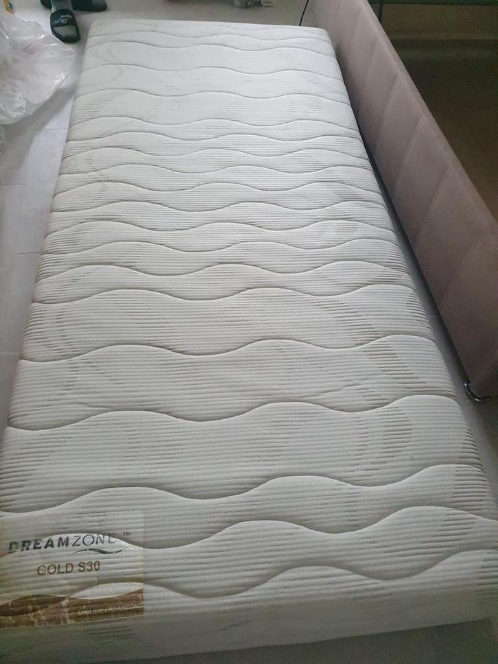 Matras: Dreamzone Gold S30 - Zo goed als nieuw!, Huis en Inrichting, Slaapkamer | Matrassen en Bedbodems, Zo goed als nieuw, Matras