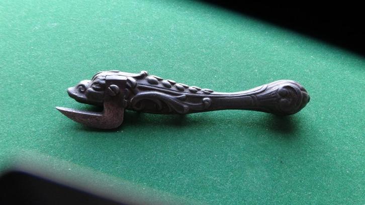 Antieke blikopener Gietijzer 19e eeuw Zeemonster, Antiek en Kunst, Antiek | Gereedschap en Instrumenten, Ophalen of Verzenden