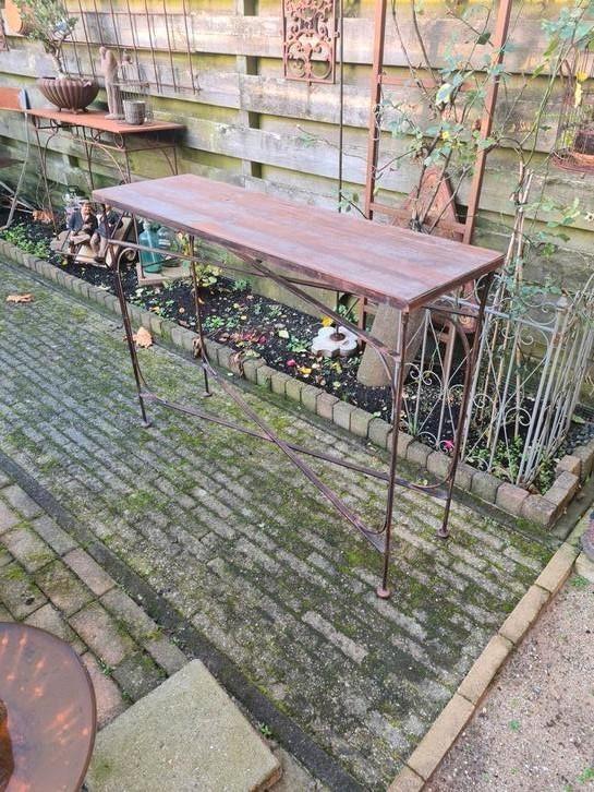 Industriële,  stoere sidetable., Huis en Inrichting, Tafels | Sidetables, Zo goed als nieuw, 25 tot 50 cm, 100 tot 150 cm, Rechthoekig