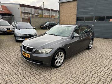 BMW 3-serie Touring 318i Business Line//Vol onderhouden beschikbaar voor biedingen