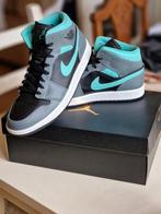 Jordan 1 Mid 'Grey Aqua' - EU 44.5, Kleding | Heren, Schoenen, Ophalen of Verzenden, Zo goed als nieuw