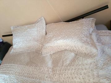 Bed overtrek sprei set beschikbaar voor biedingen