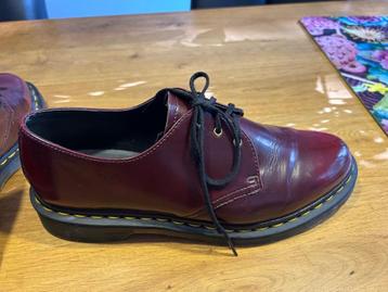 dr martens veterschoen maat 44 zgan kleur rood/bruin  beschikbaar voor biedingen