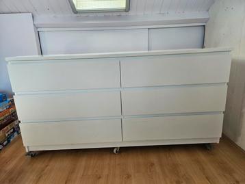 IKEA Malm ladekast 160 breed wit met wieltjes beschikbaar voor biedingen