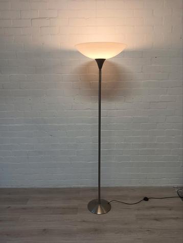 Elegante Staande Lamp, xxl beschikbaar voor biedingen