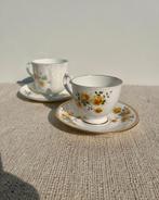 Vintage Bone China England kopjes geel bloemmotief, Kop en/of schotel, Ophalen of Verzenden, Zo goed als nieuw, X