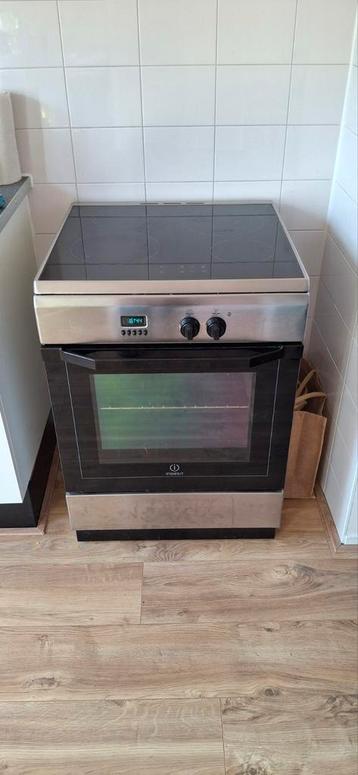 Inductie fornuis 4 pits + oven beschikbaar voor biedingen