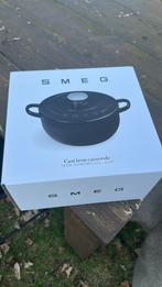 SMEG braadpan nieuw in doos, Huis en Inrichting, Keuken | Potten en Pannen, Ophalen of Verzenden, Nieuw, Gietijzer, Koekenpan of Braadpan