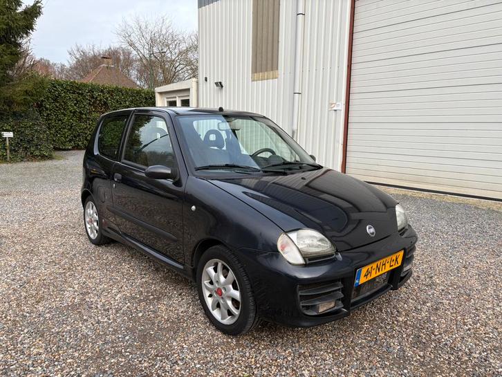 Fiat Seicento 1.1 2003 Zwart  sporting abarth, Auto's, Fiat, Bedrijf, Seicento, Airbags, Alarm, Autonomous Driving, Bluetooth
