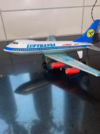 Vintage blikken vliegtuig van Lufthansa. Gemaakt in Japan., Verzamelen, Luchtvaart en Vliegtuigspotten, Ophalen of Verzenden, Zo goed als nieuw