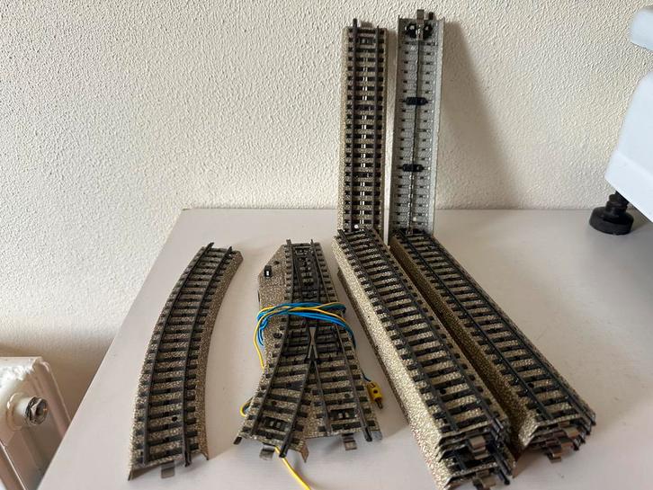 Märklin rails: 11 recht (5106), 1 bocht, 1 wissel 5202/5221), Hobby en Vrije tijd, Modeltreinen | H0, Gebruikt, Rails, Wisselstroom