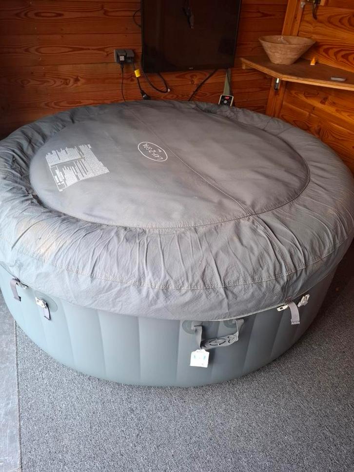 Lay-Z-Spa Bali - Opblaasbare Jacuzzi, Tuin en Terras, Bubbelbaden en Hottubs, Afdekzeil, Pomp, Ophalen