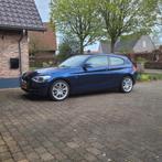 BMW 1-Serie (e87) 116I 100KW 3DR Aut8 2014 Blauw, Auto's, BMW, Origineel Nederlands, Te koop, 5 stoelen, Benzine