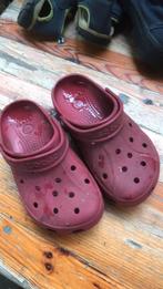 2 paar Crocs: rood maat J1 en taupe NIEUW maat J2, Ophalen of Verzenden, Nieuw, Jongen of Meisje, Overige typen