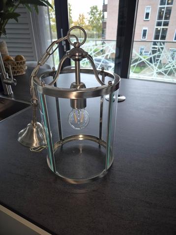 Glazen Hanglamp met Metalen Afwerking beschikbaar voor biedingen