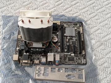 Gigabyte B85M HD3 Met Intel i5 4590 beschikbaar voor biedingen