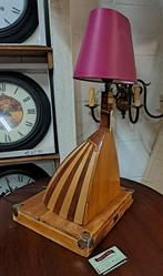 Bijzondere items gemaakt van gebruikte muziek instrumenten, Ophalen