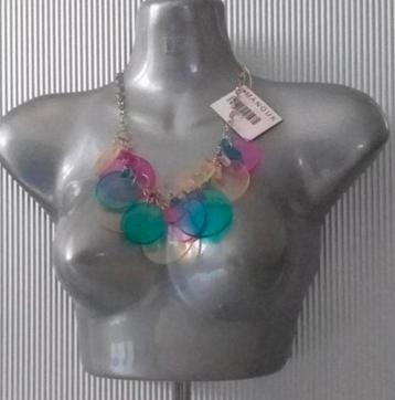 Manouk - ketting met transparante schijven beschikbaar voor biedingen