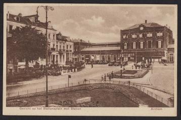 Arnhem, Gezicht op Stationsplein met Station,  1930 beschikbaar voor biedingen