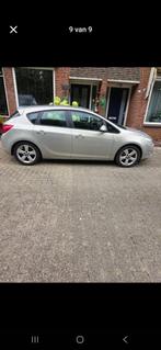 Opel Astra 1.6 16V 5D 2010 Beige, Voorwielaandrijving, 65 €/maand, Stof, 1250 kg