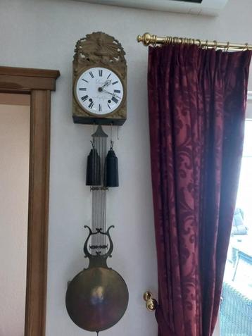 vintage klok beschikbaar voor biedingen