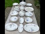 Oud 48-delig KPM eet servies van porselein, Ophalen