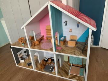 Poppenhuis beschikbaar voor biedingen