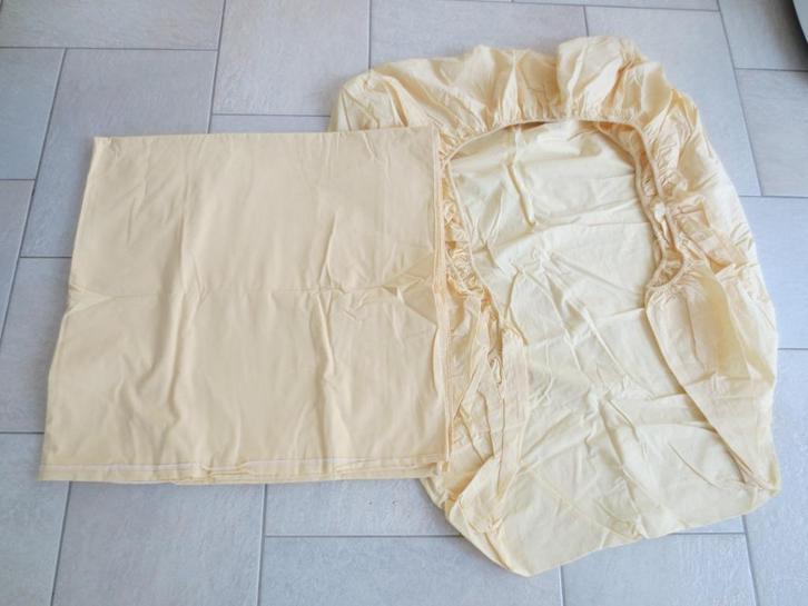 Dommelin dekbedhoes met hoeslaken; 220 cm lang. Geel, Huis en Inrichting, Slaapkamer | Beddengoed, Zo goed als nieuw, Dekbedovertrek