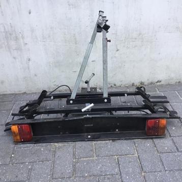 Fietsendrager voor twee fietsen beschikbaar voor biedingen