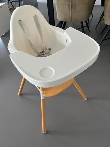 Mooie duurzame kinderstoel babys en peuters beschikbaar voor biedingen