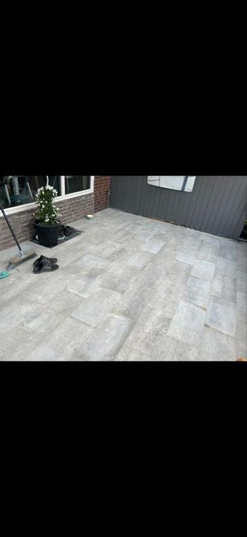 Betontegel 60/30/4cm beschikbaar voor biedingen