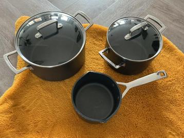 2 Le Creuset kookpannen & 1 Steelpan beschikbaar voor biedingen