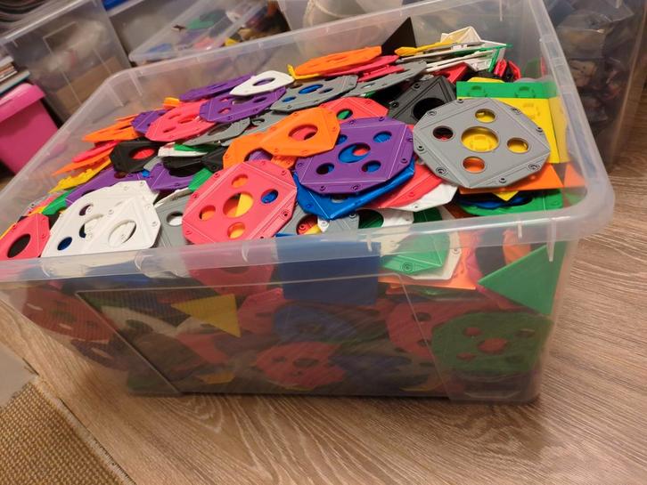 Triqo, grote ikeakrat vol constructiemateriaal, Kinderen en Baby's, Speelgoed | Bouwstenen, Ophalen of Verzenden