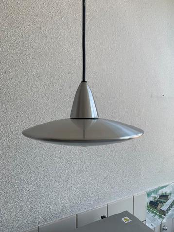 Lamp twee mooie Hala UFO hanglampen jaren 70 beschikbaar voor biedingen