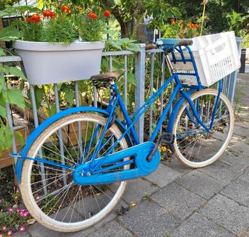 Damesfiets blauw, Tulpfiets, cargofiets beschikbaar voor biedingen