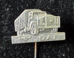 Oude DAF vrachtwagen / truck speldje., Verzamelen, Ophalen of Verzenden, Gebruikt, Transport