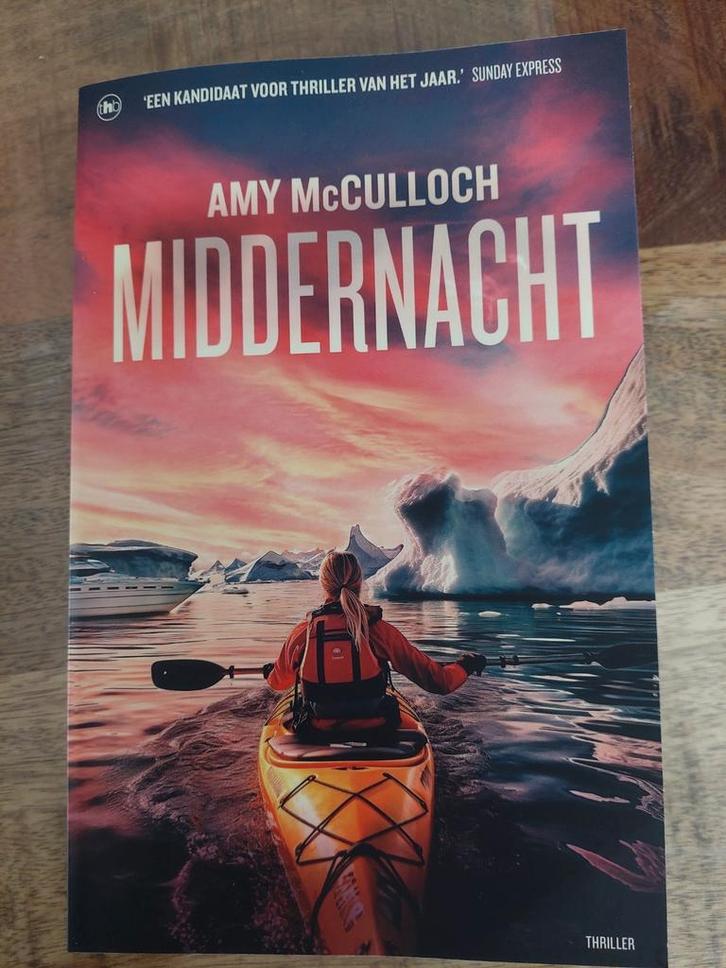 Amy McCulloch - Middernacht, Boeken, Thrillers, Zo goed als nieuw, Nederland, Ophalen of Verzenden
