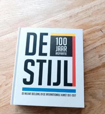 De Stijl: 100 jaar inspiratie boek beschikbaar voor biedingen